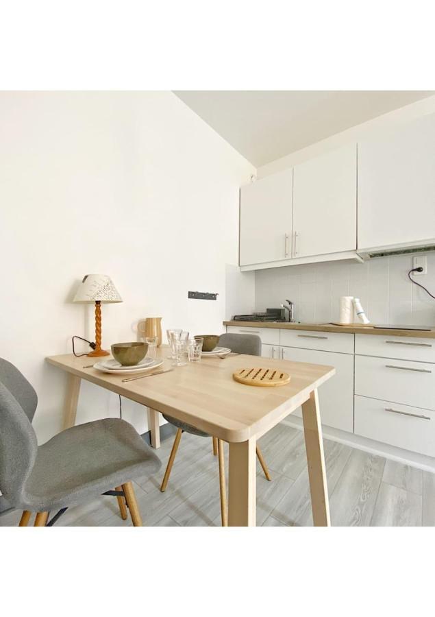 Coup De Coeur Au Pied Du Chateau - Nice Studio Ideally Located Аннесі Екстер'єр фото